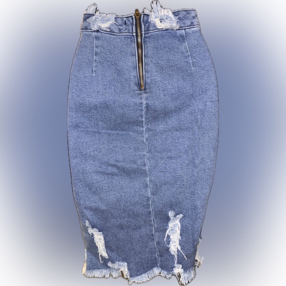 Women’s distressed skirt set brand new never worn - Picture 2 of 3